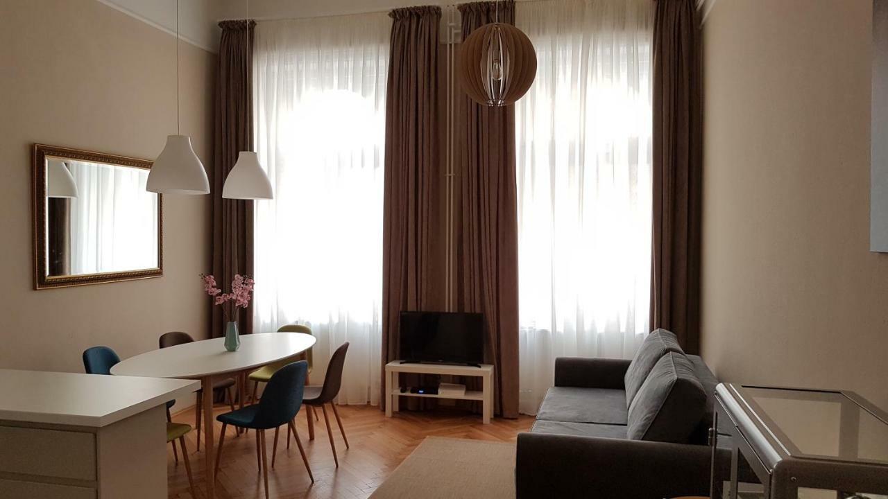 Cbs Apartments Budapest Luaran gambar
