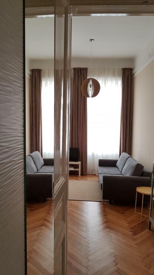 Cbs Apartments Budapest Luaran gambar