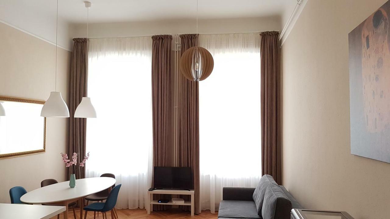 Cbs Apartments Budapest Luaran gambar